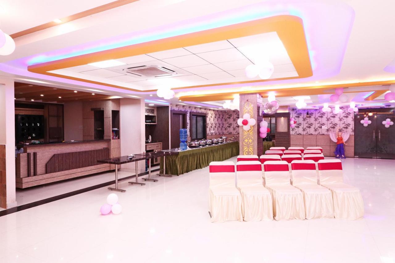 Capital O Hotel Sapphire Inn Gorakhpur Extérieur photo